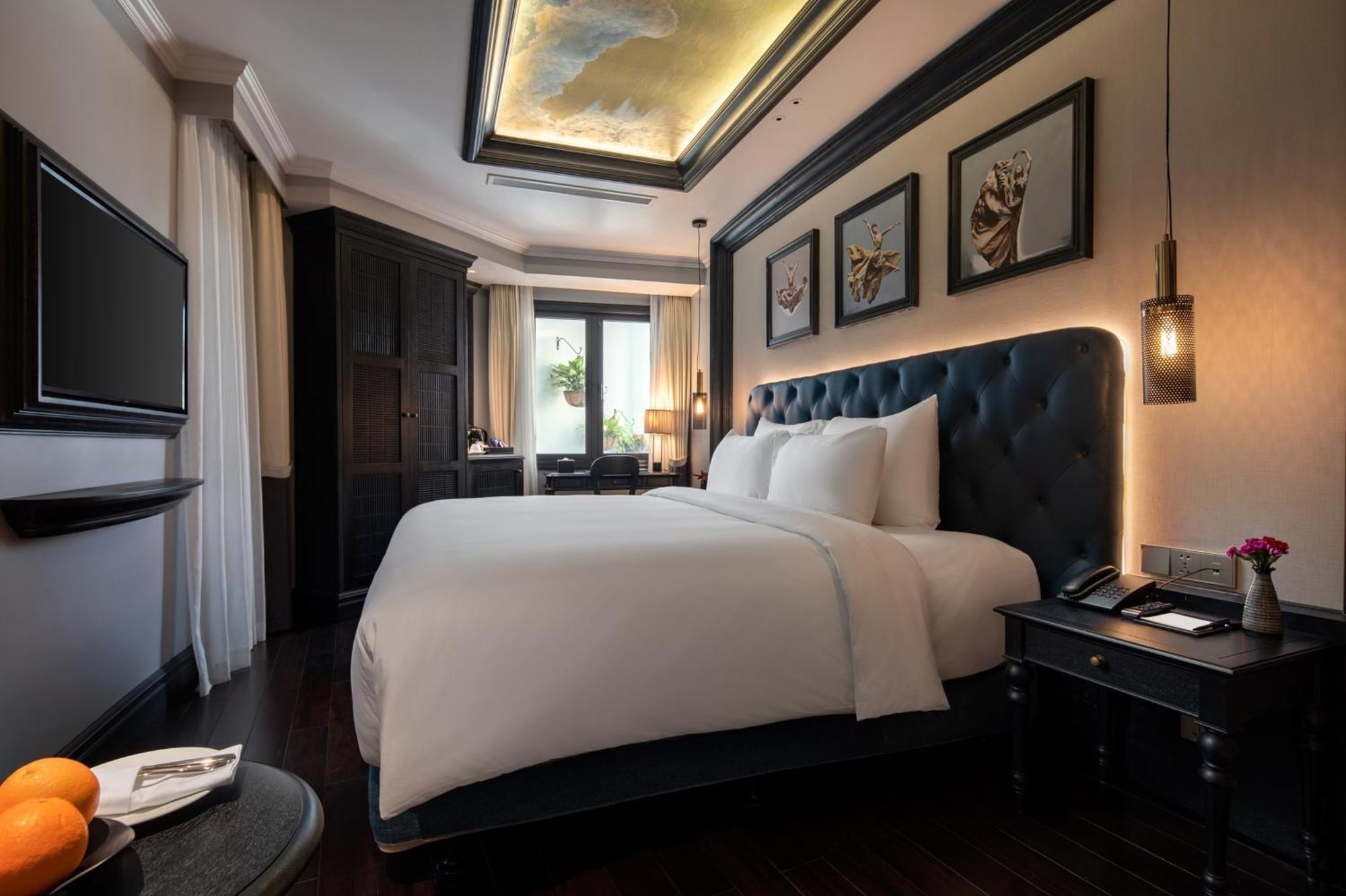 Executive Room External Window