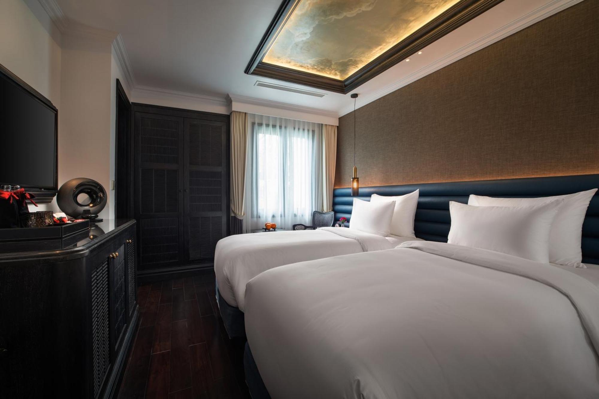 Executive Room External Window
