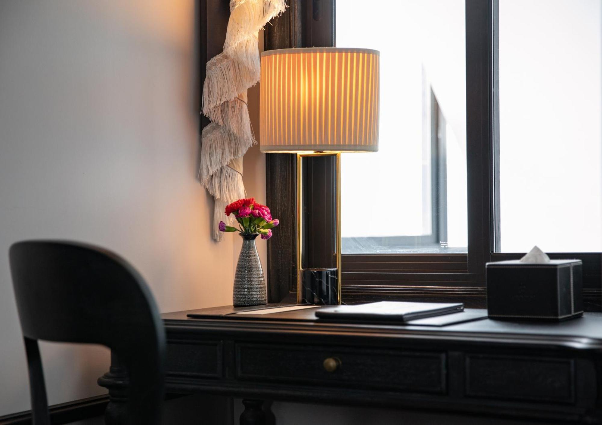 Executive Room External Window